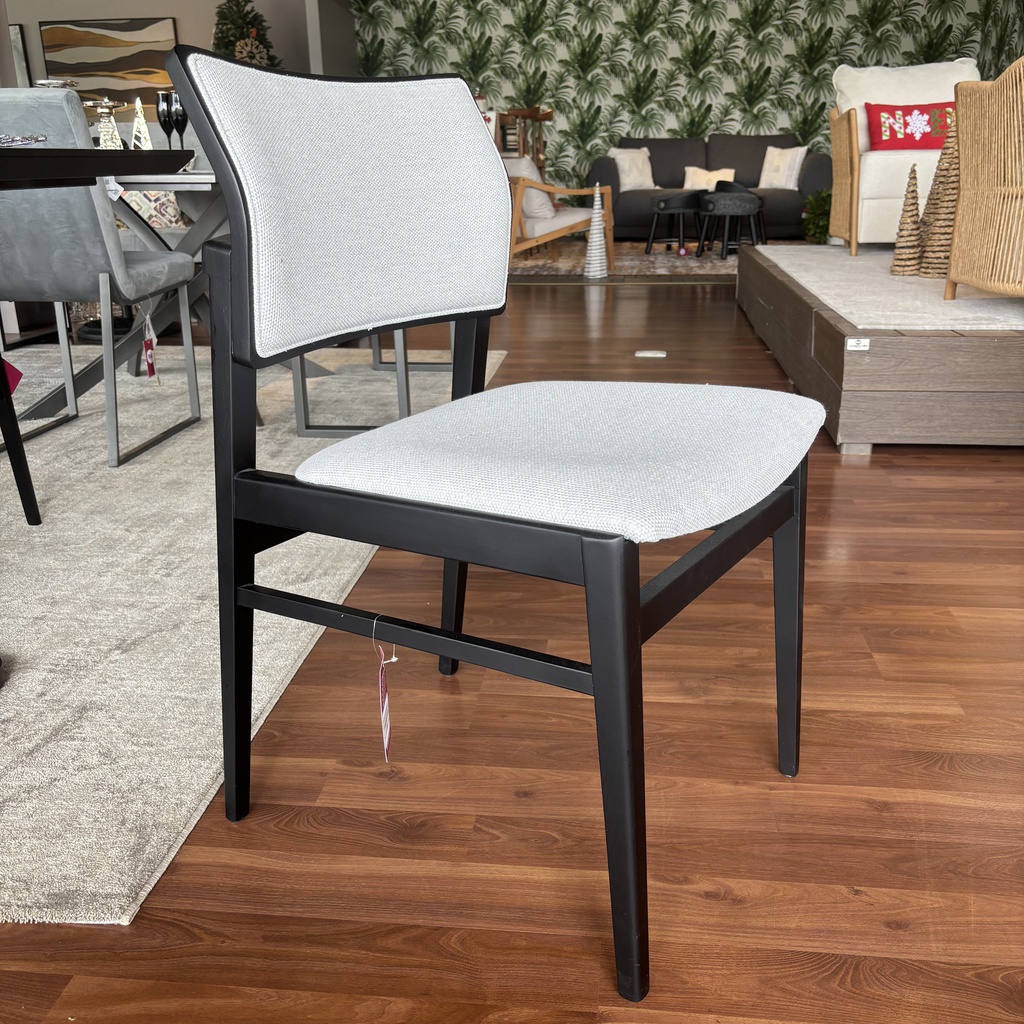 SILLA ZÉLIA COLOR NEGRO TELA H54 SULCAD360