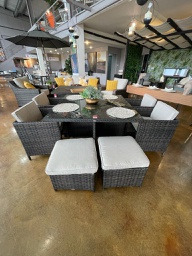 [HAI8C180A-8974] COMEDOR UBUD CUADRADO FIBRA CAFE MIXTO (PTY)