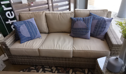 [BL16] SOFA TRIPLE UBUD FIBRA NATURAL COJINES BEIGE (PTY)